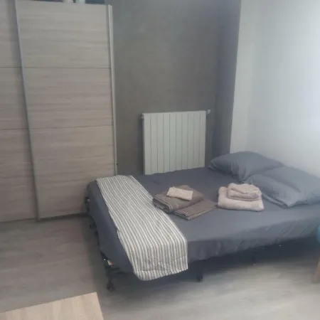 Apartment Climatise A 300m Du Port. Refait A Neuf. *